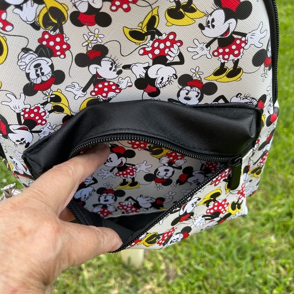 BIOWORLD Disney Minnie Mouse Backpack main image 8
